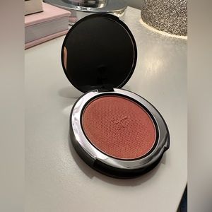 Brand new it cosmetics bye bye pores blush